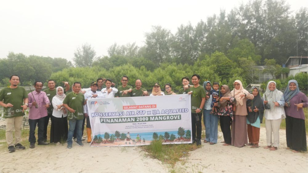 STP and IJA Aquafeed Plant 2,000 Mangroves to Advance Deforestation-Free Commitment in North Sumatra